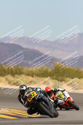 media/Oct-30-2022-CVMA (Sun) [[fb421c3cec]]/Race 5 Amateur Formula Middleweight/